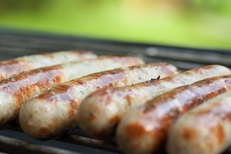 Rappel conso : des saucisses contaminées par la bactérie E. coli rappelées partout en France