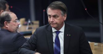 «Les crises de vomissements et de hoquet m'empêchent de parler» : mal en point, Jair Bolsonaro annule ses engagements
