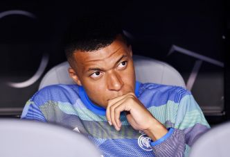 Kylian Mbappé reçoit un gros calin