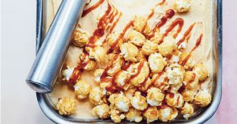 Le pop corn n'est pas forcément réservé aux salles de cinéma : la preuve avec cette recette de glace !