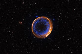 Astronomie : une première image dévoilée d'une étoile morte dans une double explosion
