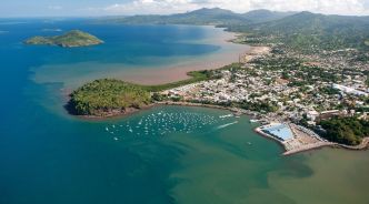 Mayotte : adoption du projet de loi pour la «refondation» et débats enflammés