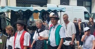 Vosges. Mirecourt : 40 ans après, le retour du taste-quiche à la braderie séduit les habitants
