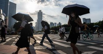En Chine, la canicule frappe les logements étudiants : "Dormir dans le dortoir me donne des vertiges”