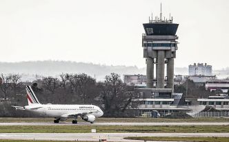 « Intolérable » : le ministre des Transports et des compagnies fustigent la grève des contrôleurs aériens