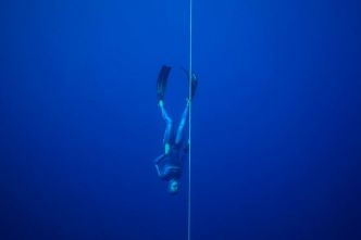 "À 29 ans, j'ai atteint mon 9ᵉ record du monde" : l'apnéiste marseillais Arnaud Jerald plonge à 125 mètres aux Bahamas