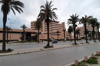 Le gouverneur de la BCT plaide pour la simplification des services financiers