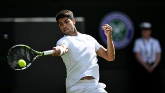 Alcaraz enchaîne une 20e victoire consécutive pour rallier le troisième tour à Wimbledon