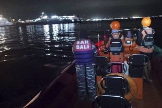 Un ferry fait naufrage au large de Bali: au moins quatre morts et 23 personne secourues
