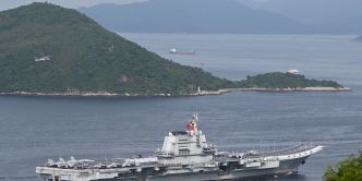 Hong Kong: Un porte-avions chinois en visite