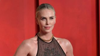 "Une nuit fabuleuse avec un homme de 26 ans" : sans filtre, Charlize Theron (49 ans) se confie sur sa vie intime
