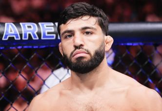 Arman Tsarukyan accuse l'UFC d'être scénarisé: "C'est la WWE”