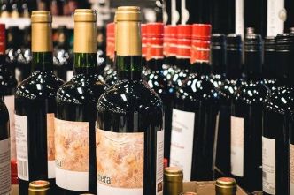 Vente d'alcool aux mineurs: près de 9 supermarchés sur 10 enfreignent la loi