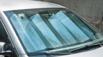Une fillette de 9 ans meurt de chaud après que sa mère l'a volontairement laissée dans la voiture pendant qu'elle était au travail
