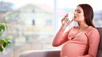Ces risques pour votre bébé si vous buvez l’eau du robinet enceinte