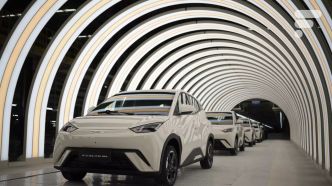 La domination de Tesla s'effondre : BYD s'impose comme le nouveau géant de la voiture électrique