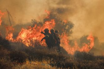 Grèce : un nouvel incendie provoque des évacuations en Crète