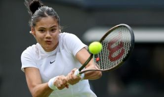 « Même s'il est encore tôt dans ce tournoi, je me réjouis de cette opportunité », déclare Raducanu avant son match face à Sabalenka