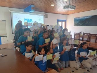 Saint-Leu : les élèves de l'aire marine reçoivent leur titre d'ambassadeurs de l'océan