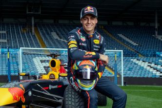 Lindblad veut 'se mettre à la vitesse' de la Red Bull RB21 pour aider Tsunoda