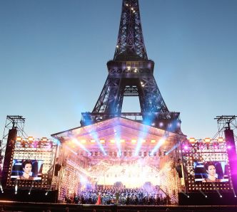 14 juillet : la Tour Eiffel retrouve ses stars