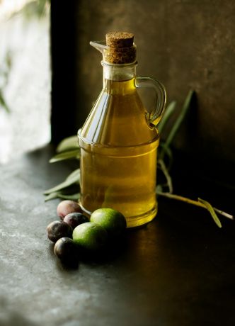 Huiles d'olive : le top 3 à acheter en supermarché (et celles à fuir absolument en 2025)