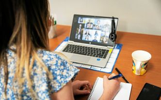 Société Générale, Free, Amazon... Est-ce la fin du télétravail ?