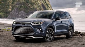 Toyota retarde sa prochaine voiture électrique pour profiter du carton de son gros SUV essence