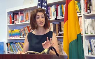 Anne Dudte, chargée d'affaires de l'ambassade des Etats-Unis, appelle ‘'les jeunes à rester en Guinée et à construire l'avenir du pays''