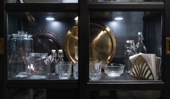 Ils viennent tout droit de chez nos grands-mères, ces plats vintage sont de retour dans nos cuisines et leur prix explose