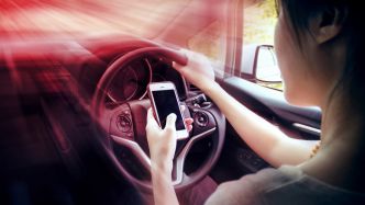Actualité : Smartphone au volant : “6 minutes d'inattention par heure”, un danger mortel confirmé par une étude
