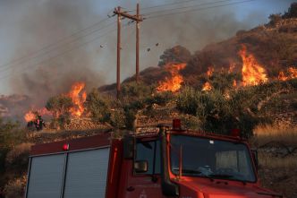 En Crète, 5 000 personnes évacuées à cause d'un incendie