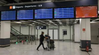 Grève du contrôle aérien: plus de 900 vols annulés en France