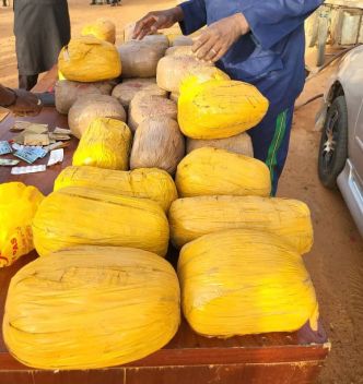 Coup de filet anti-drogue à Niamey : un présumé trafiquant interpellé avec plus de 31 kg de cannabis saisis à Saga Gorou