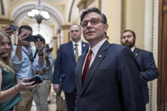 Les républicains obéissent à Donald Trump et approuvent une loi budgétaire ajoutant 3300 milliards à la dette américaine