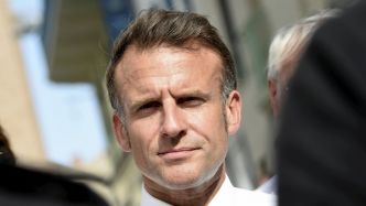 Emmanuel Macron à Roquefort : "Un Premier ministre doit diriger son gouvernement", le Président tacle François Bayrou et Bruno Retailleau