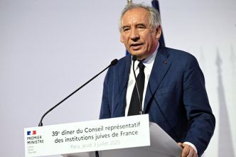 Au Dîner du Crif, Bayrou dénonce « la bête délirante et meurtrière » de l'antisémitisme