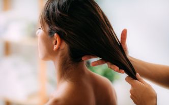 Cette astuce 100% naturelle fait pousser vos cheveux en moins de 15 jours