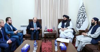 La Russie reconnaît officiellement le pouvoir taliban en Afghanistan, une première mondiale