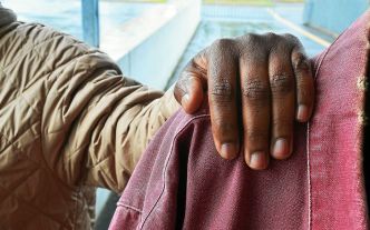À Saint-Brieuc, cette collégienne et sa maman, victimes de violences, se battent pour rester en France