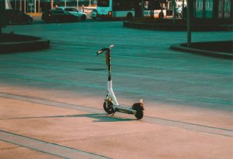 Electro Dépôt : 3 trottinettes électriques à moins de 250 euros