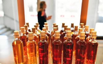 La Chine annonce une taxe sur les importations de cognac français à partir de samedi