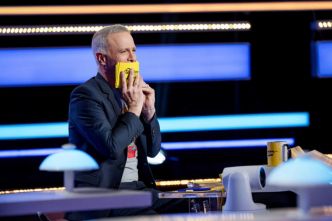 Questions pour un champion : Samuel Etienne ne digère pas l'arrêt de l'émission et ce message le montre