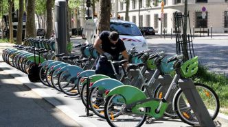 « On ne sait pas où sont les vélos » : à Paris, 640 Vélib' disparaissent chaque semaine