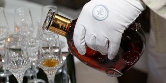 Guerre commerciale: La Chine taxe les importations de cognac français dès samedi