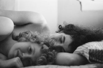 Nous autres, une ode à l’amitié et à la mémoire queer