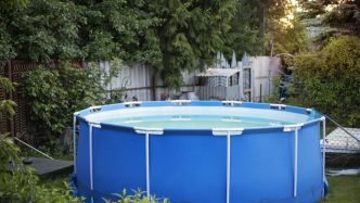 La famille avait installé une piscine hors sol dans le jardin : un adolescent de 12 ans meurt noyé