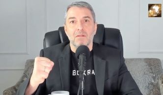 Xavier Moreau – Harcèlement téléphonique, Fin des livraisons d'armes
