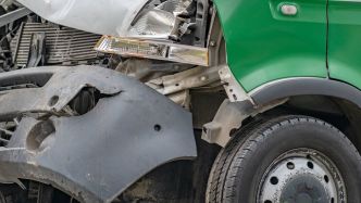 Accident sur une avenue très fréquentée et touristique : plus de 40 blessés dont des enfants dans une collision entre deux bus