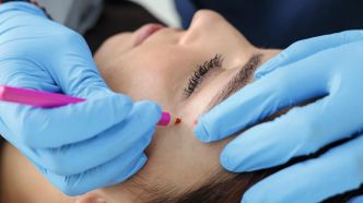 « Je suis en train de mourir » : après avoir reçu des injections de botox illégal, une femme passe trois jours en soins intensifs